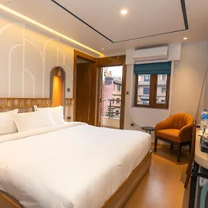 3* 酒店 Ananta
